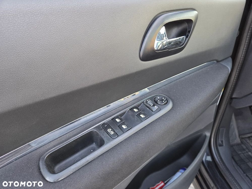 Peugeot 3008 1.6 Active - 12