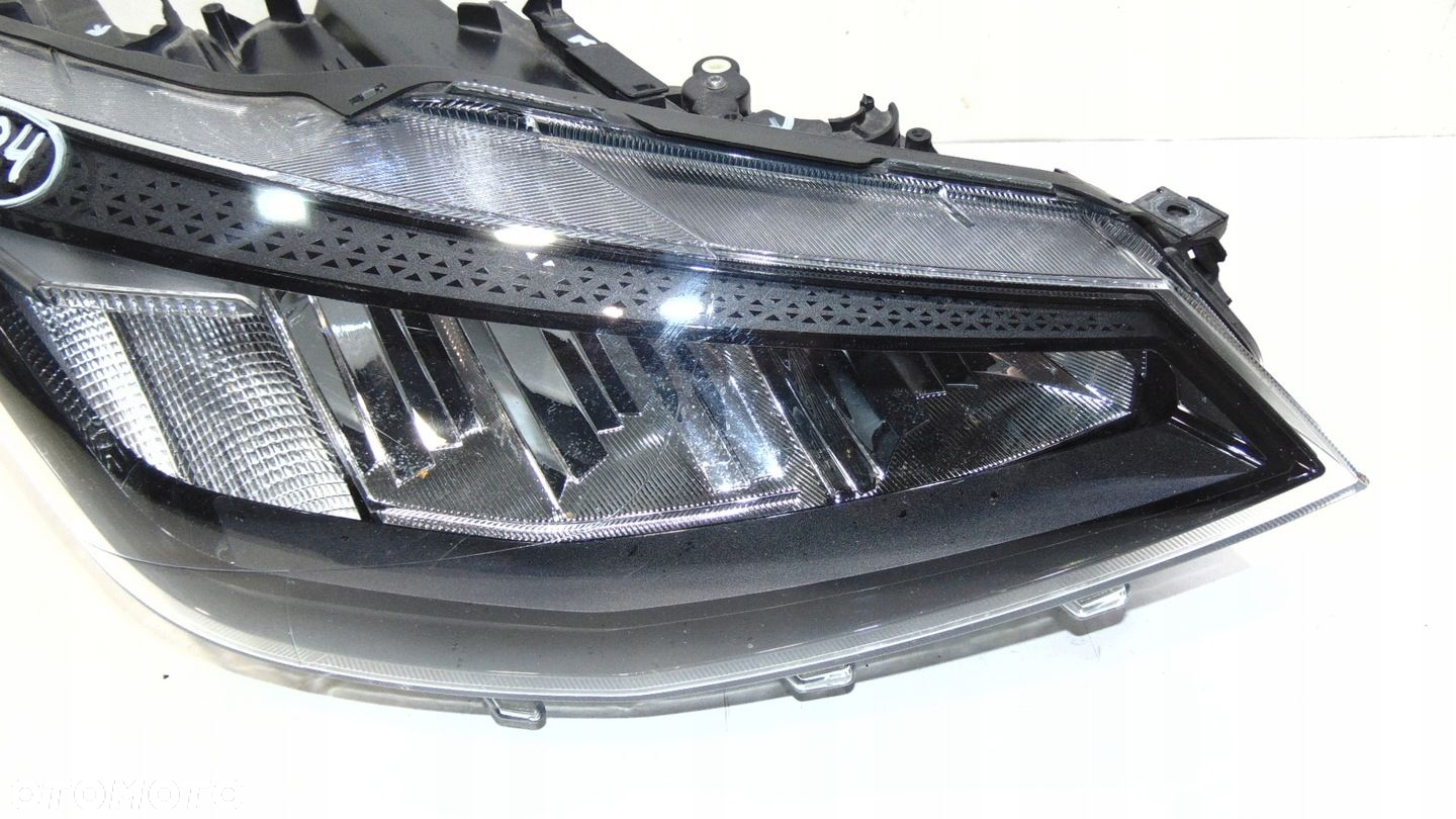 Lampa prawa przód SEAT IBIZA V 5 LIFT 6F 22- - 2