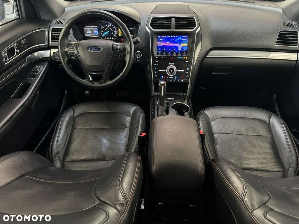 Ford Explorer - 21
