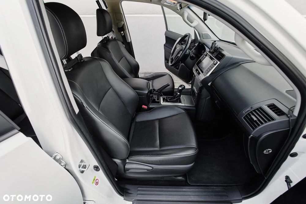 Toyota Land Cruiser LC 2.8 D-4D Invincible - 15