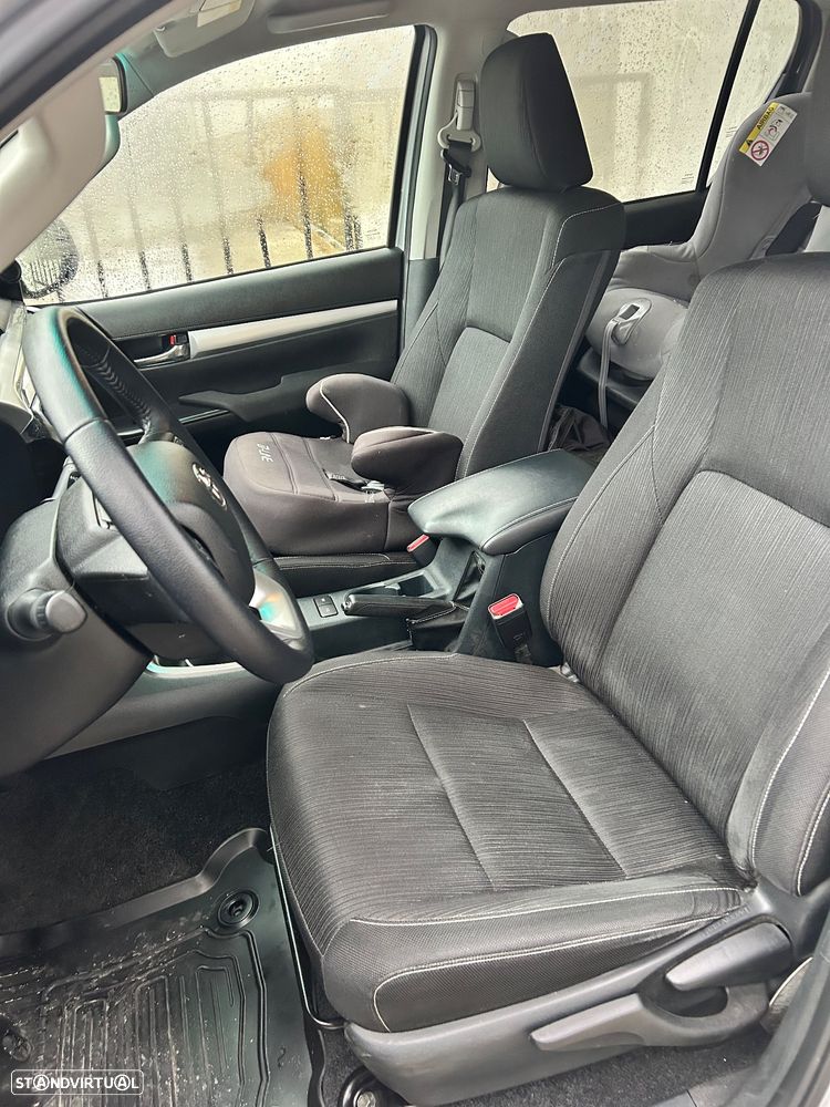 Toyota Hilux 2.4 D-4D 4WD Tracker - 7