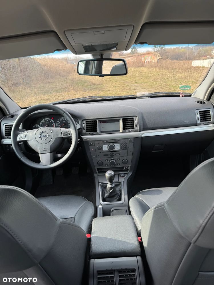 Opel Vectra 1.9 CDTI DPF Cosmo - 30