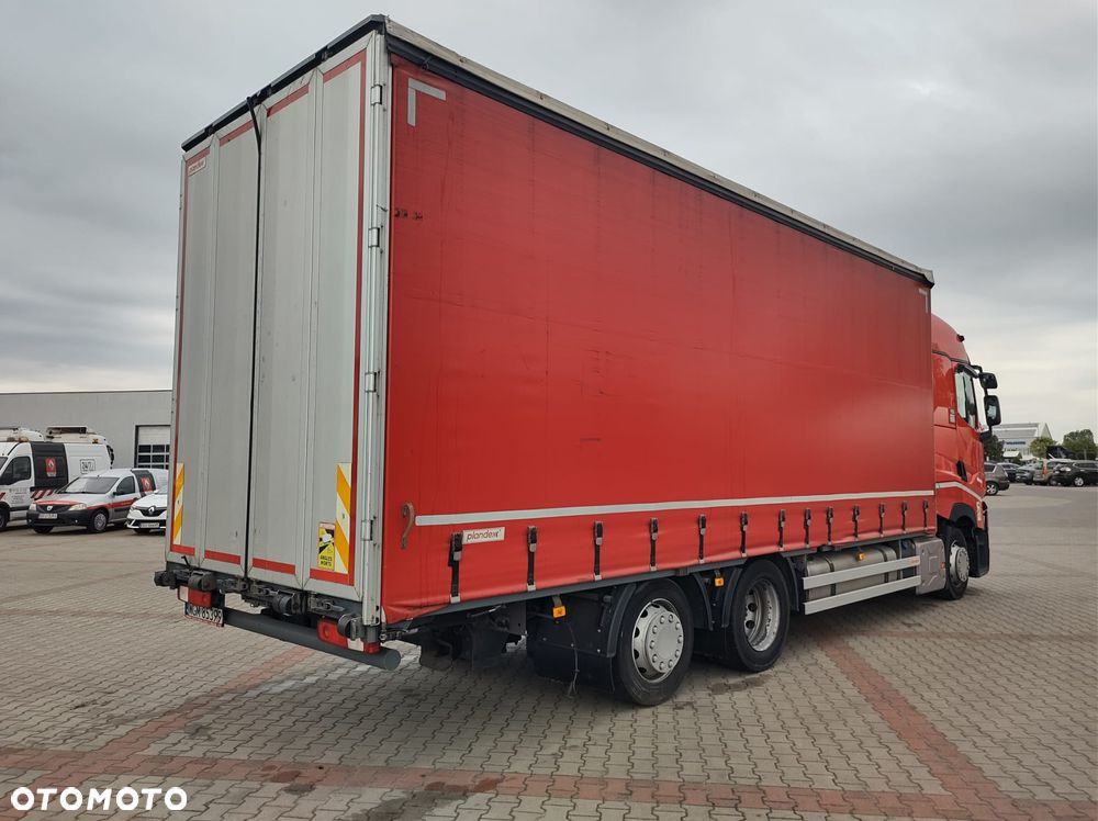 Renault T480 - 4