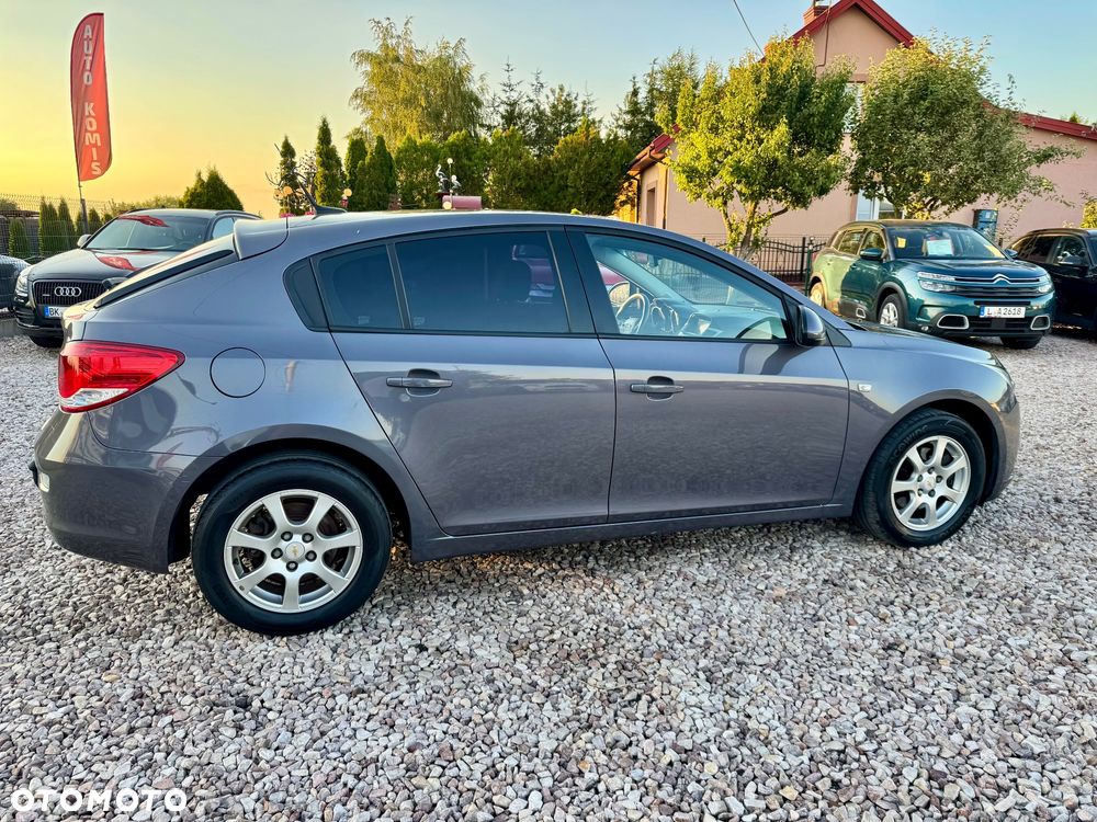 Chevrolet Cruze - 23