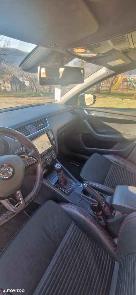 Skoda Octavia 2.0 TDI RS - 10