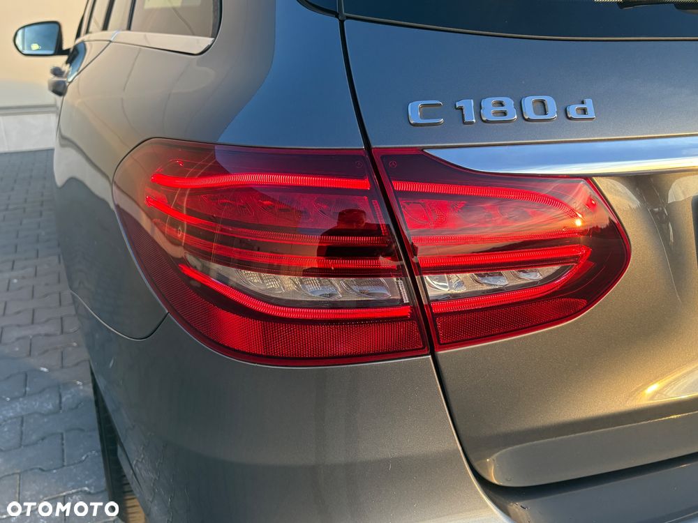 Mercedes-Benz Klasa C 180 d 9G-TRONIC - 29