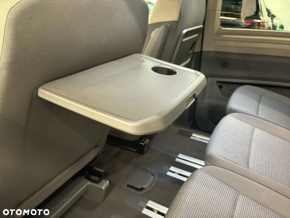Volkswagen Multivan - 16