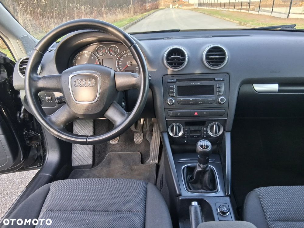 Audi A3 Sportback 1.6 TDI DPF S line Sportpaket - 21