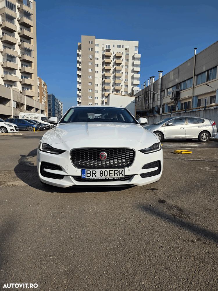 Jaguar XE P250 RWD Standard S - 2