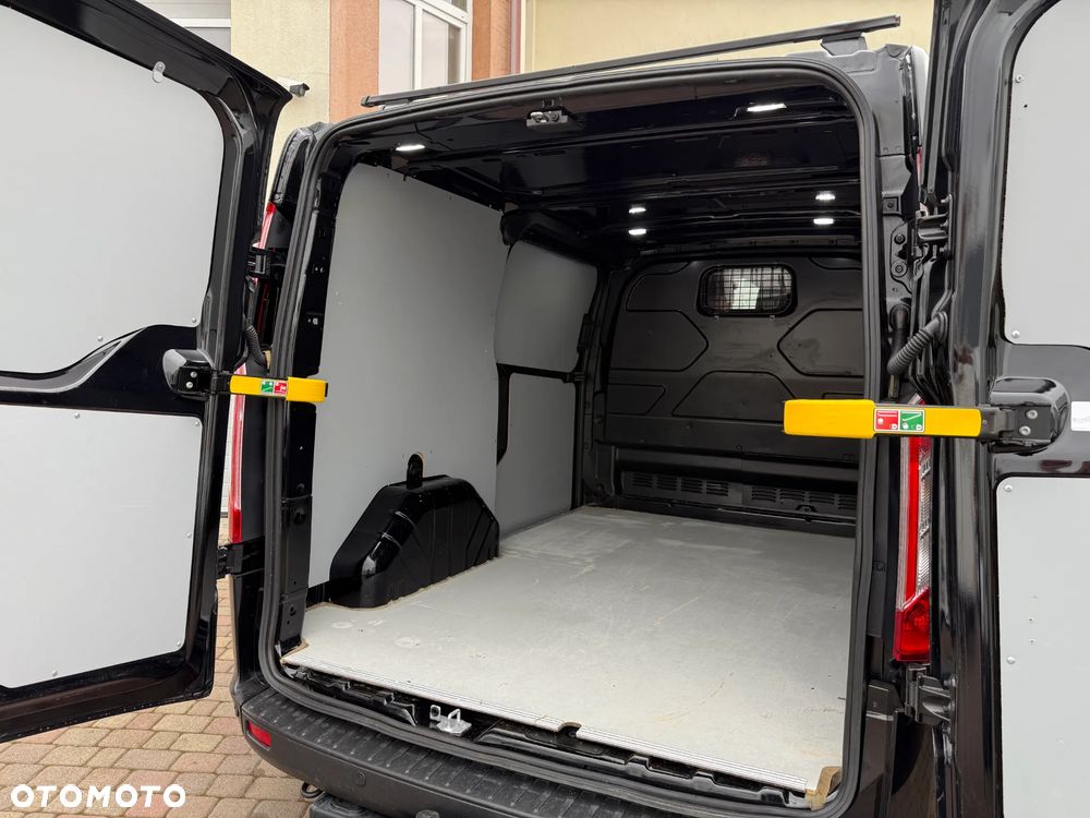 Ford Custom L1H1 - 11