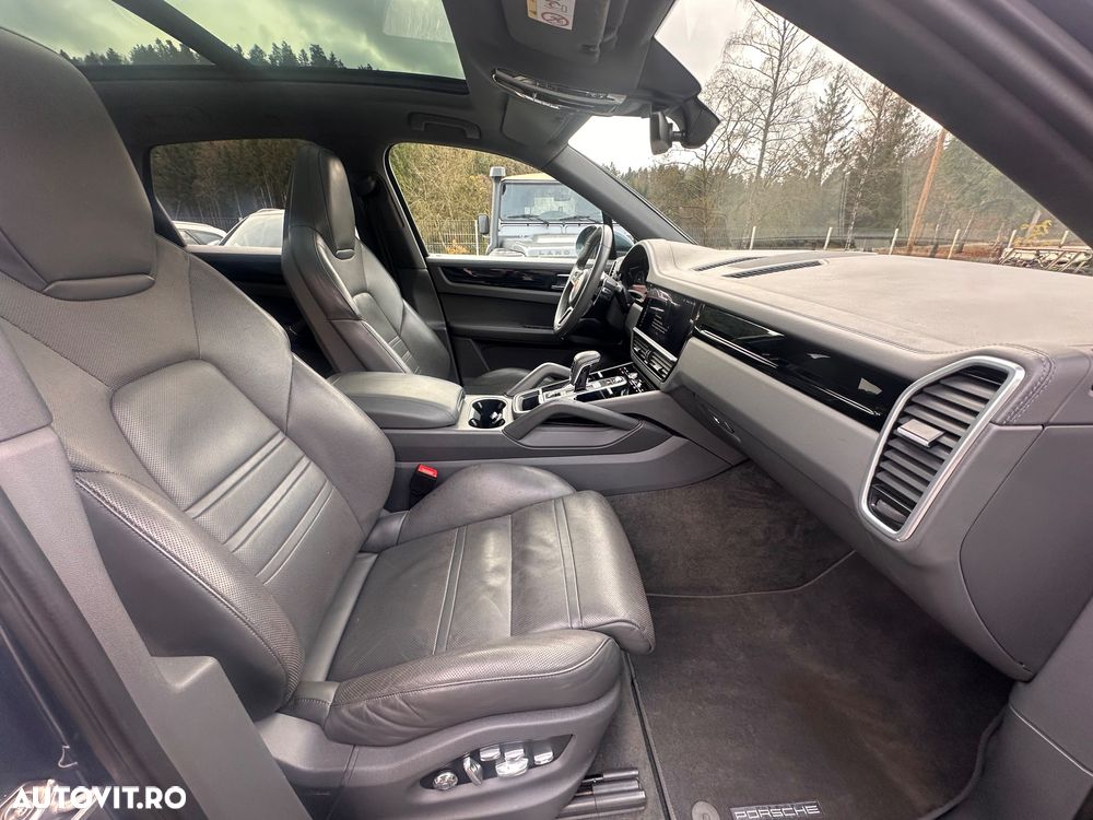 Porsche Cayenne S - 9