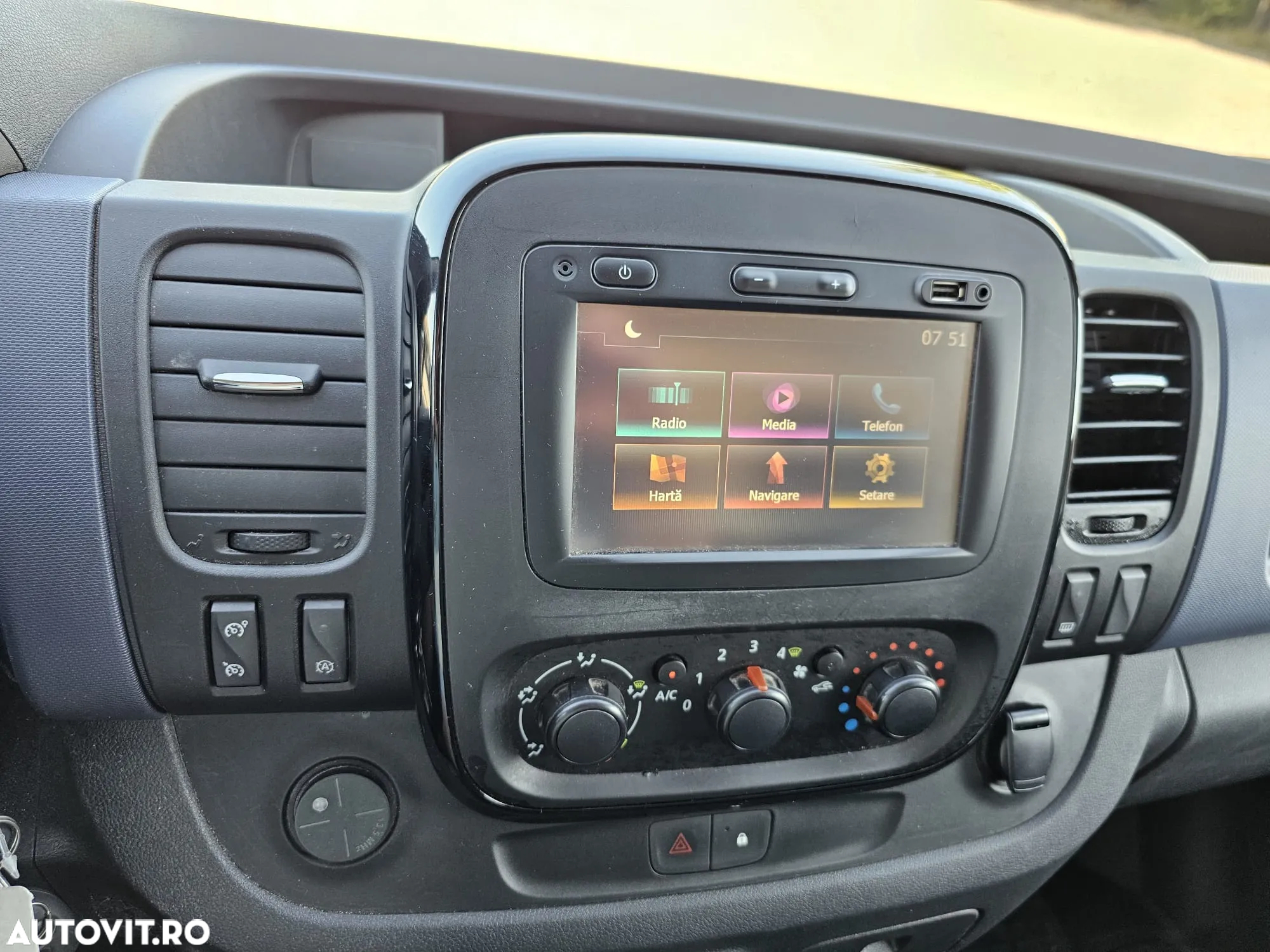 Opel Vivaro - 9