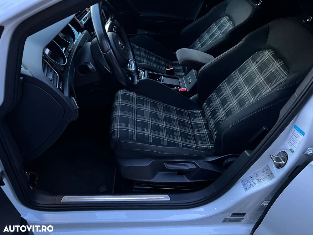 Volkswagen Golf GTD 2.0 TDI SCR DSG - 12