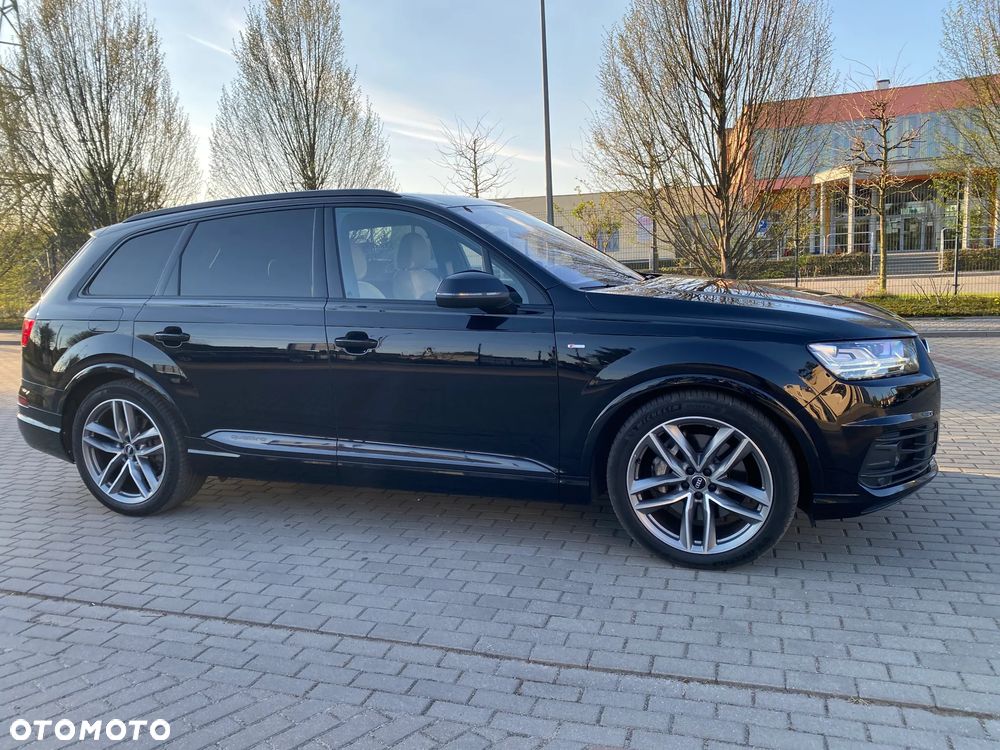 Audi Q7 - 1