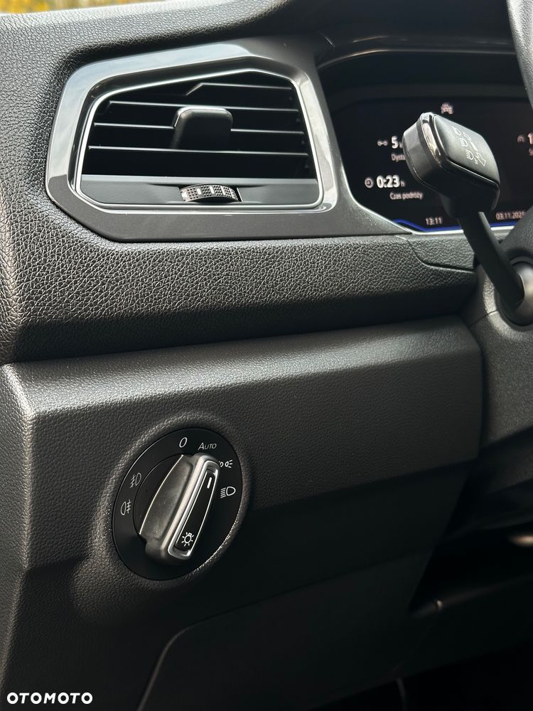 Volkswagen T-Roc - 25
