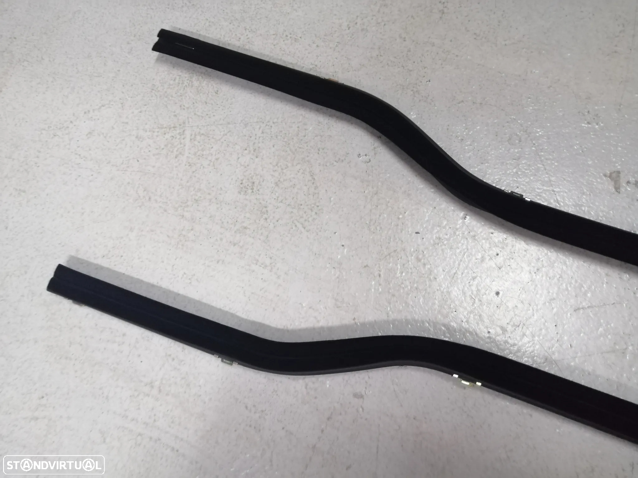 Raspador Exterior do vidro da porta do Jipe Suzuki Vitara NOVA 83810-65A00  83820-65A00 - 3