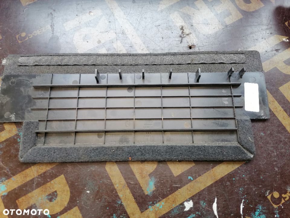 Osłona Zaślepka Lewa Bagażnika Audi A8 D2 4D0868845 - 3