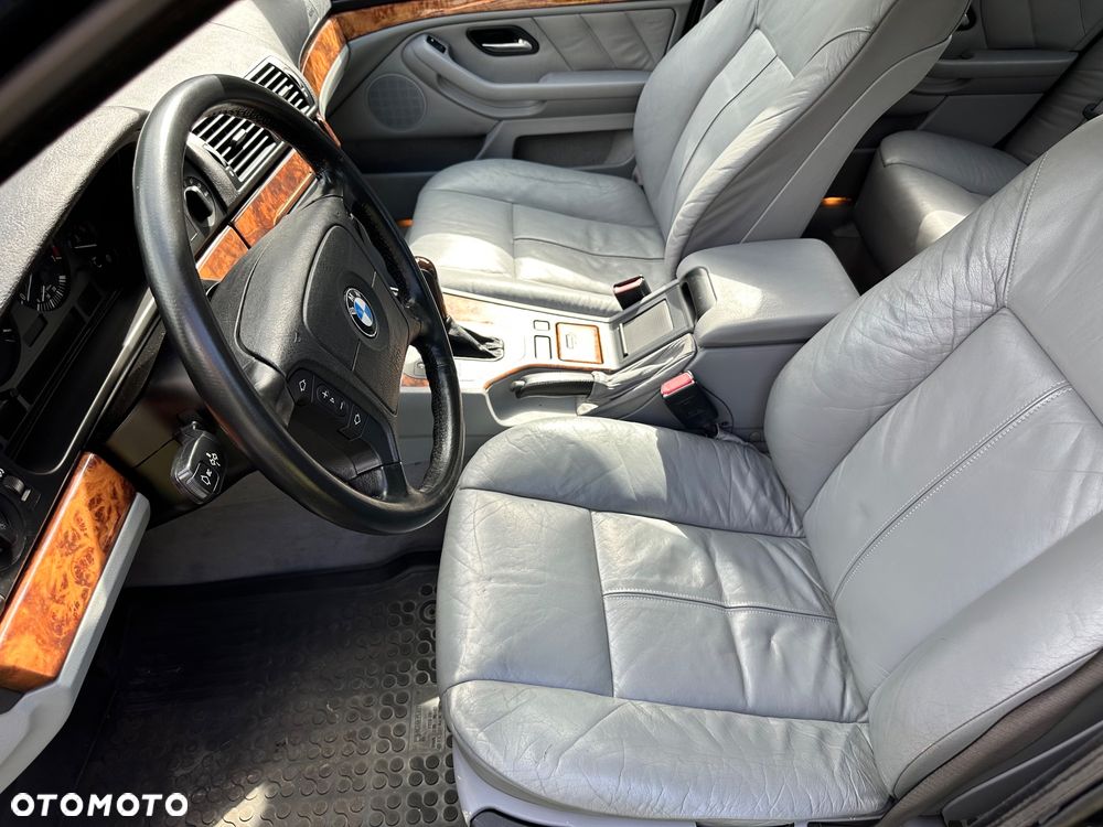 BMW Seria 5 - 11