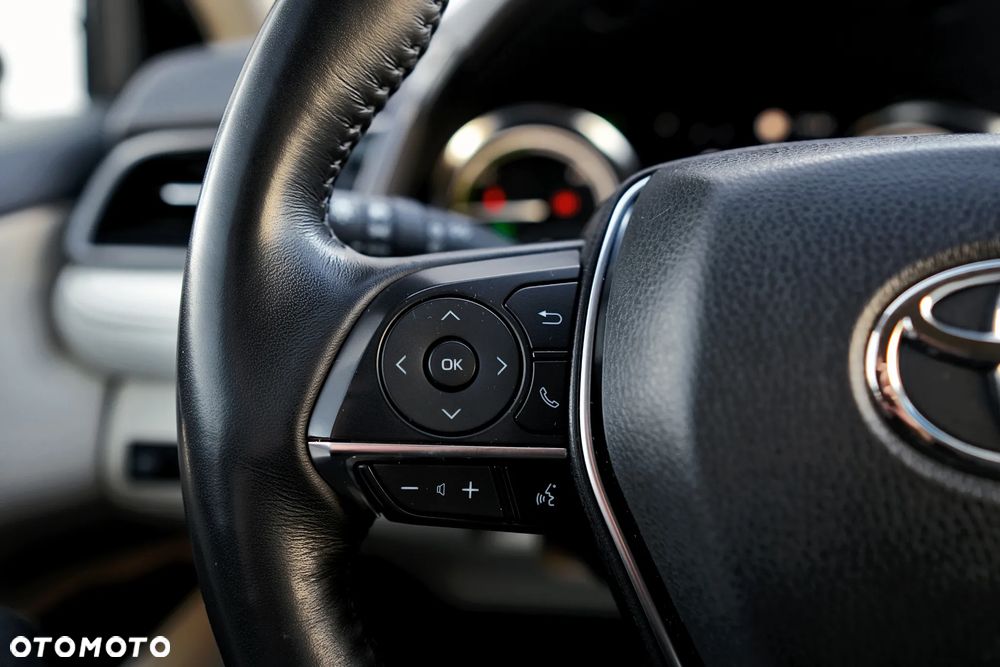 Toyota Camry 2.5 Hybrid Executive CVT - 21