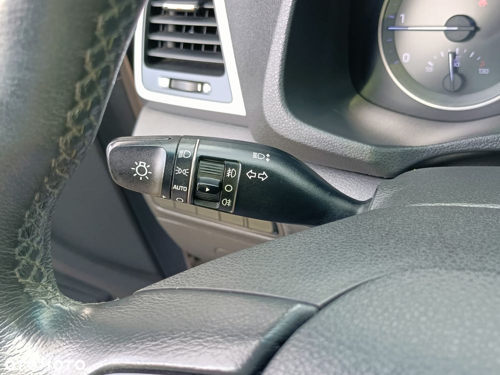 Hyundai Tucson blue 1.7 CRDi 2WD DCT Premium - 38