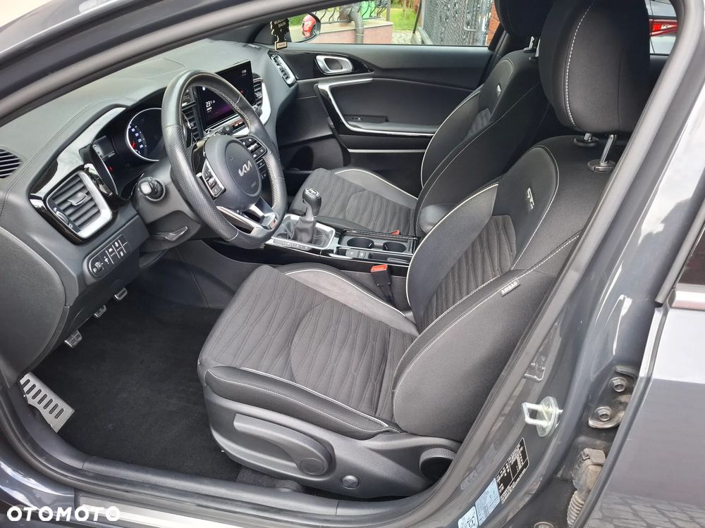 Kia ProCeed - 16