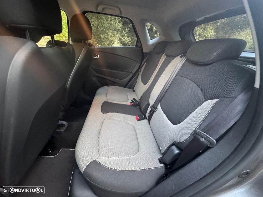 Renault Captur 1.2 TCe Exclusive EDC - 26