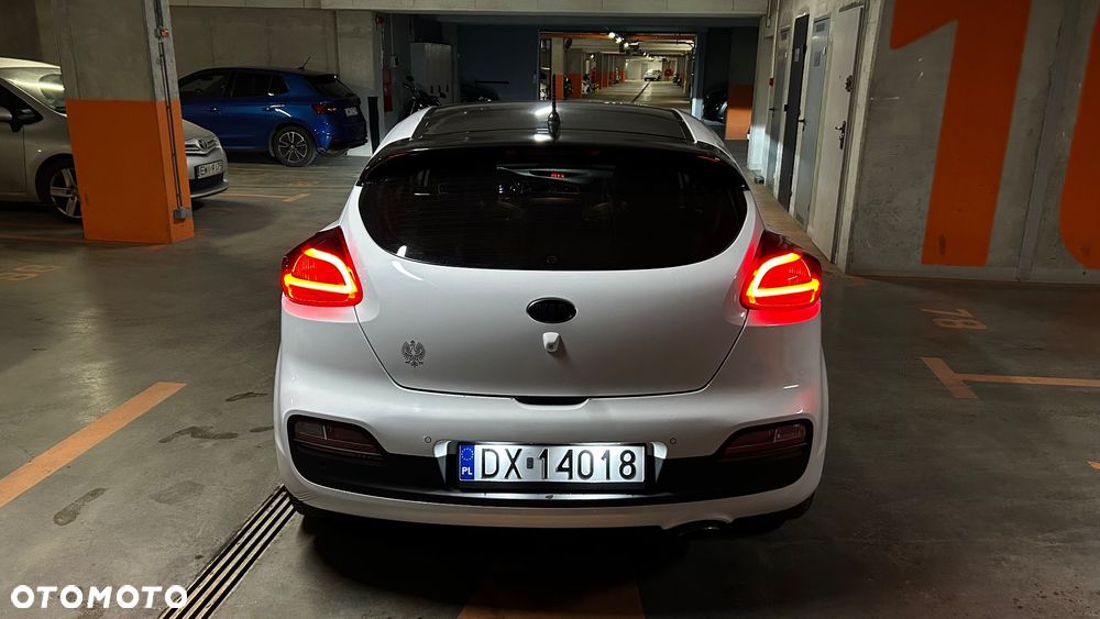 Kia Ceed - 9