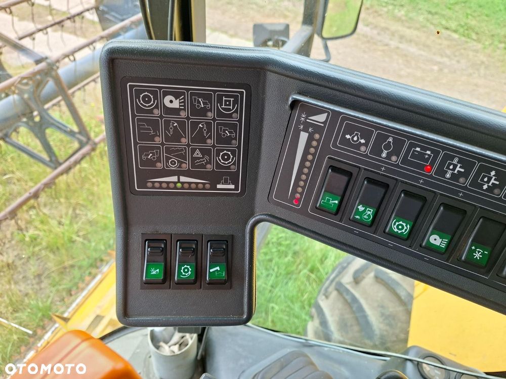 New Holland Tx 68 - 10