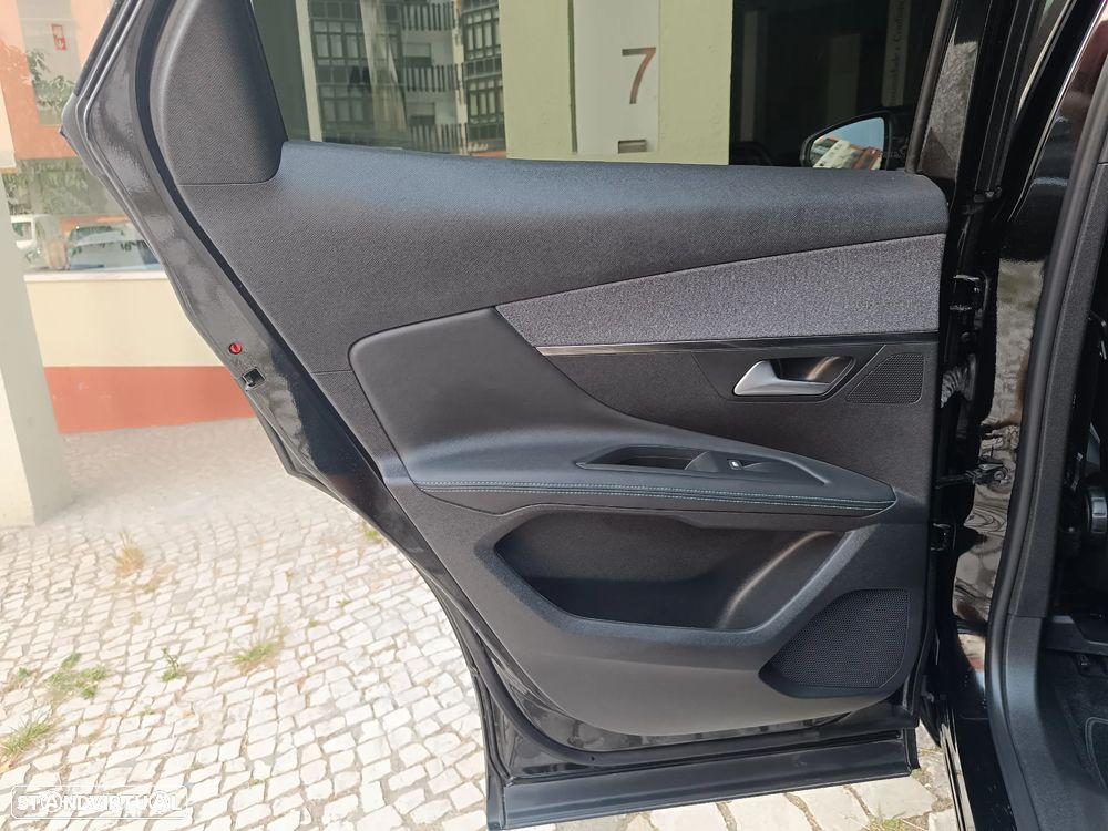 Peugeot 3008 1.2 PureTech Allure EAT8 - 21