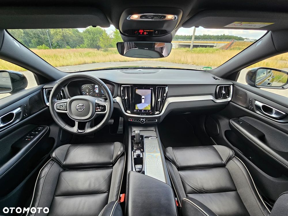 Volvo V60 B4 D R-Design - 16