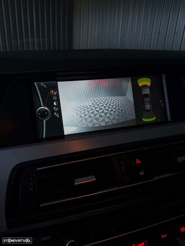 BMW 525 d Auto - 23