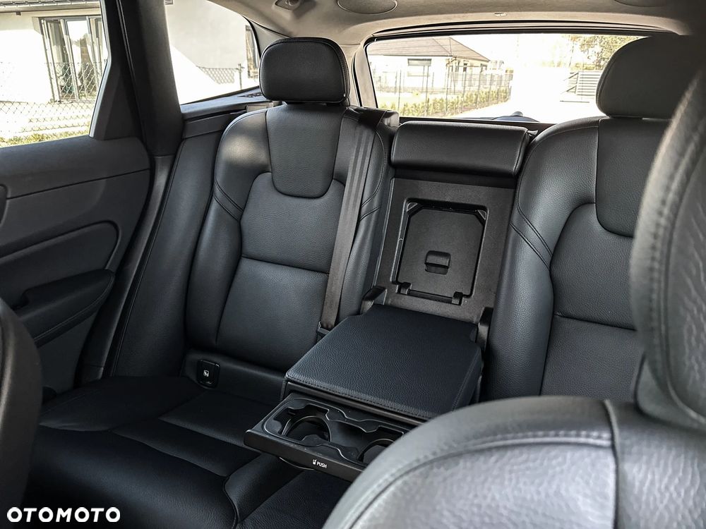 Volvo XC 60 B4 D AWD Core - 9