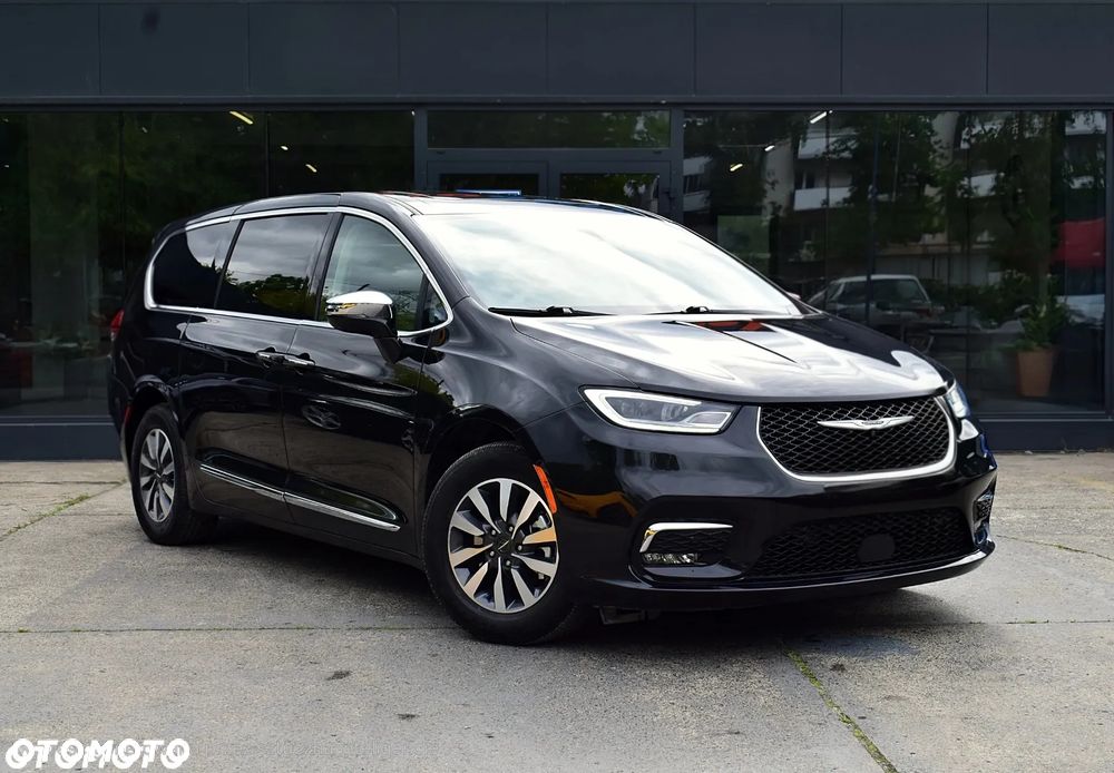 Chrysler Pacifica - 2