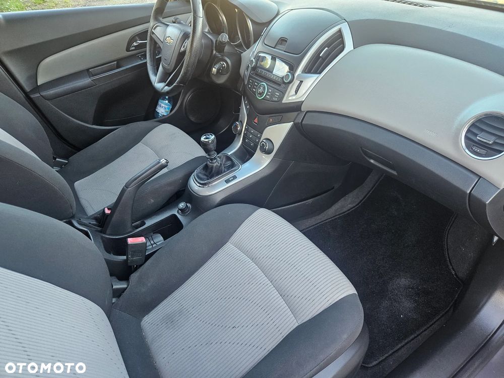 Chevrolet Cruze - 28