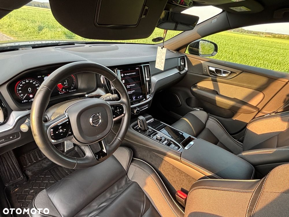 Volvo V60 T6 AWD Recharge Geartronic RDesign - 12