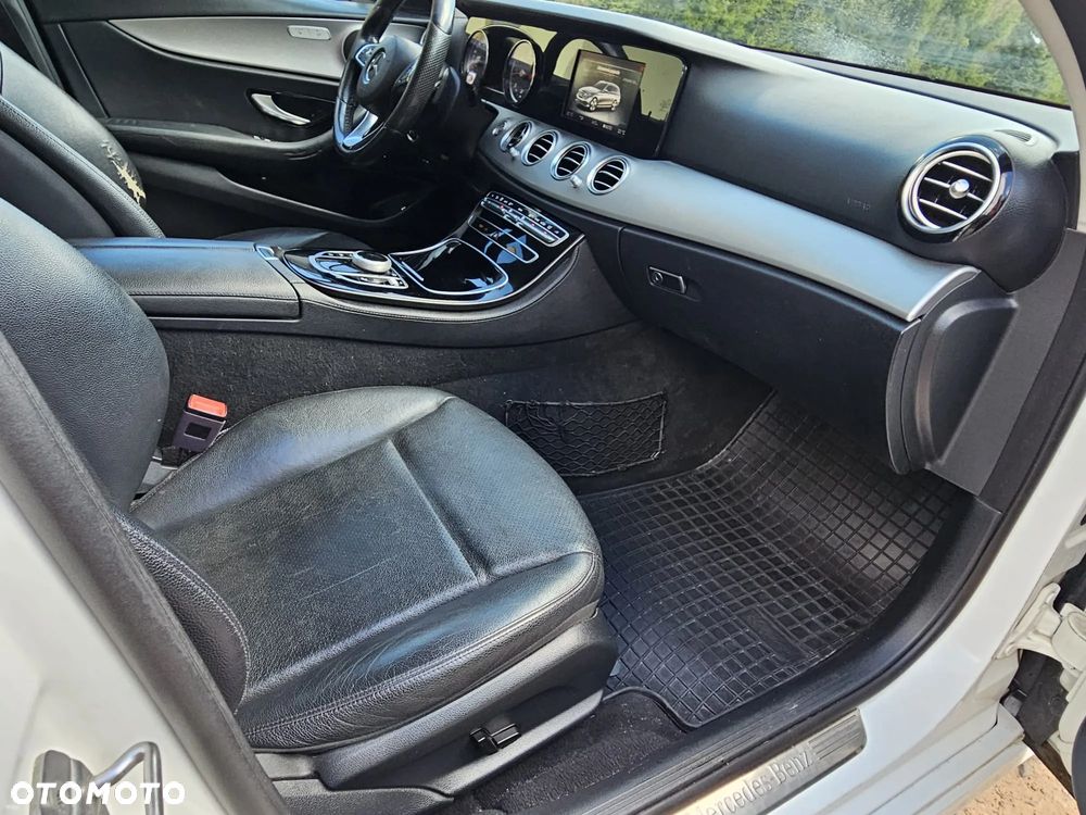 Mercedes-Benz Klasa E 200 d 9G-TRONIC - 25