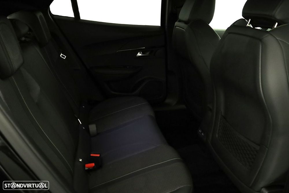 Peugeot 2008 1.2 PureTech GT EAT8 - 23