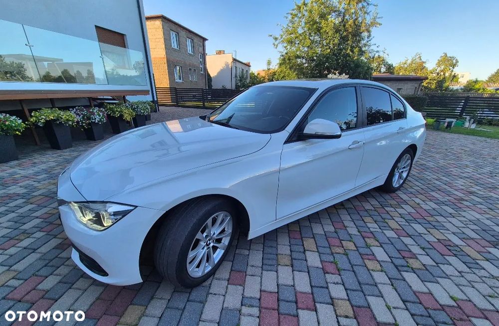 BMW Seria 3 320i xDrive - 2