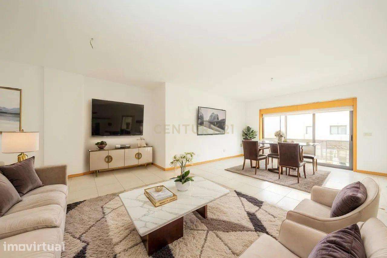 Apartamento T3 com Duas Varandas, Garagem Box e Lugar de estacionament - Grande imagem: 3/61