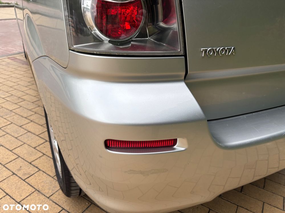 Toyota Corolla Verso - 32