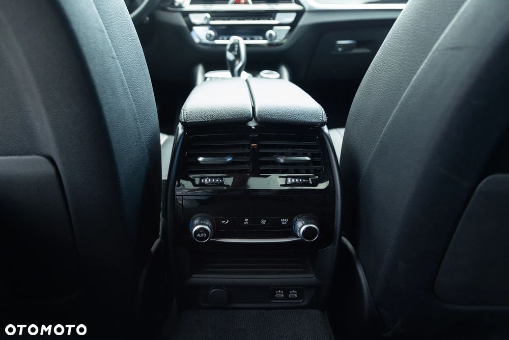 BMW Seria 5 530e - 21