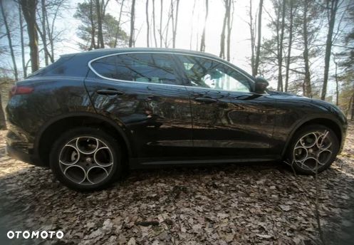 Alfa Romeo Stelvio 2.0 Turbo 16V AT8-Q4 Ti - 3