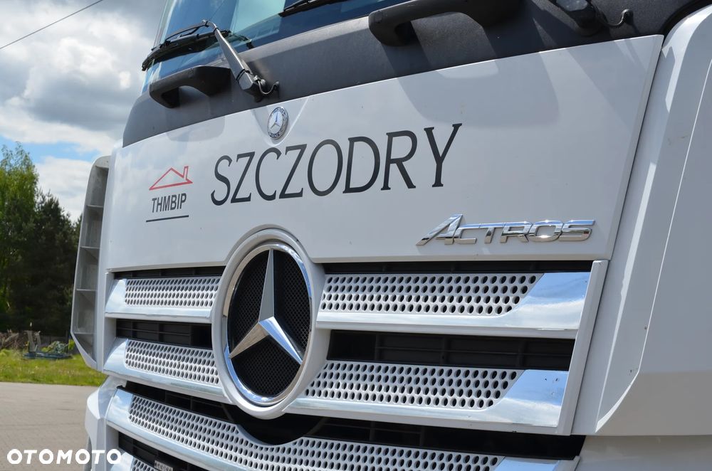 Mercedes-Benz ACTROS MP4 - 4