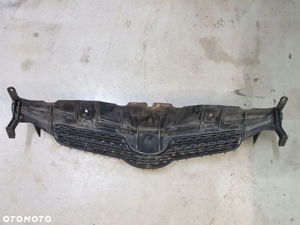 atrapa grill 53111-12a00 toyota auris i e15 eur hb 07r - 8