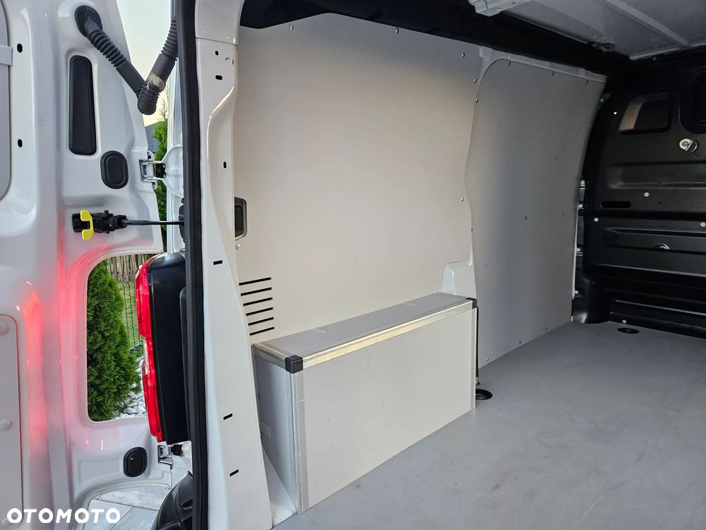 Opel Vivaro - 17