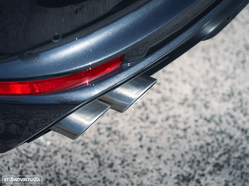Porsche Panamera 4 E-Hybrid - 35