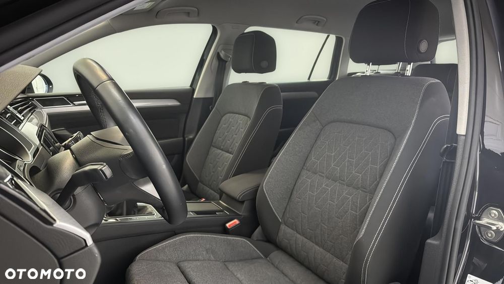 Volkswagen Passat 2.0 TDI EVO Business - 12