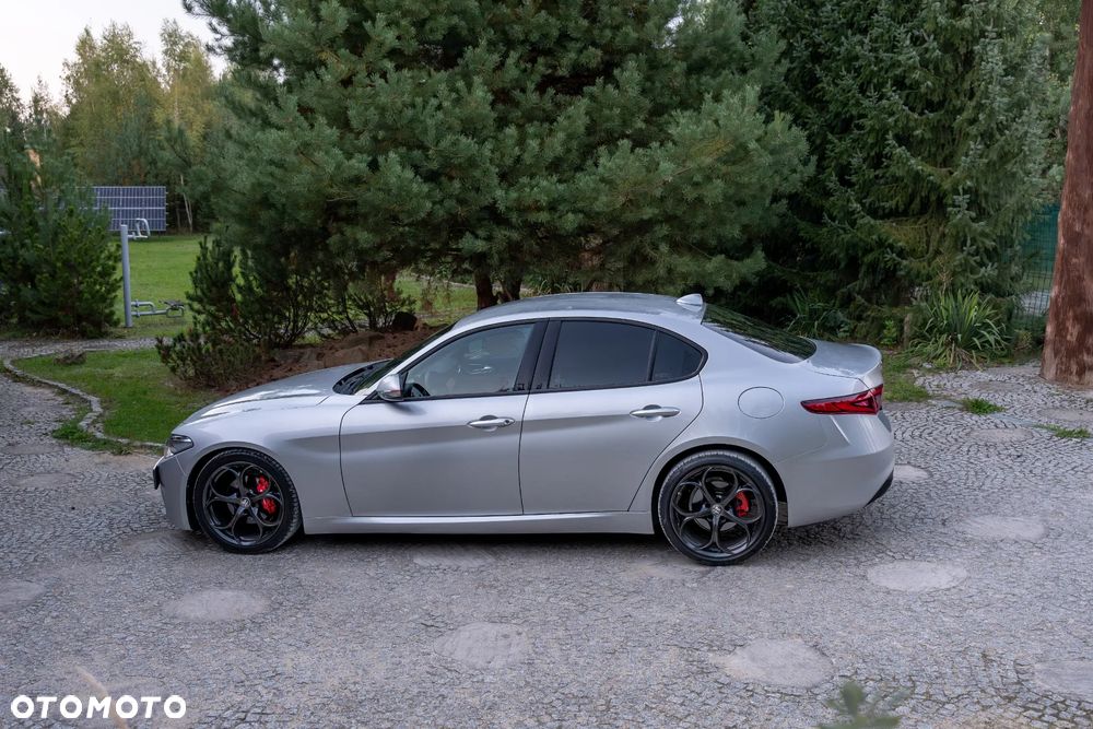 2018 Alfa Romeo Giulia 2.2 D Turbo, photograph 7