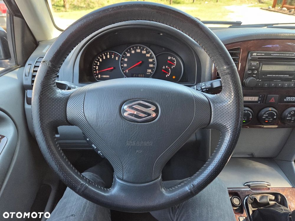Suzuki Grand Vitara 2.7 V6 - 10