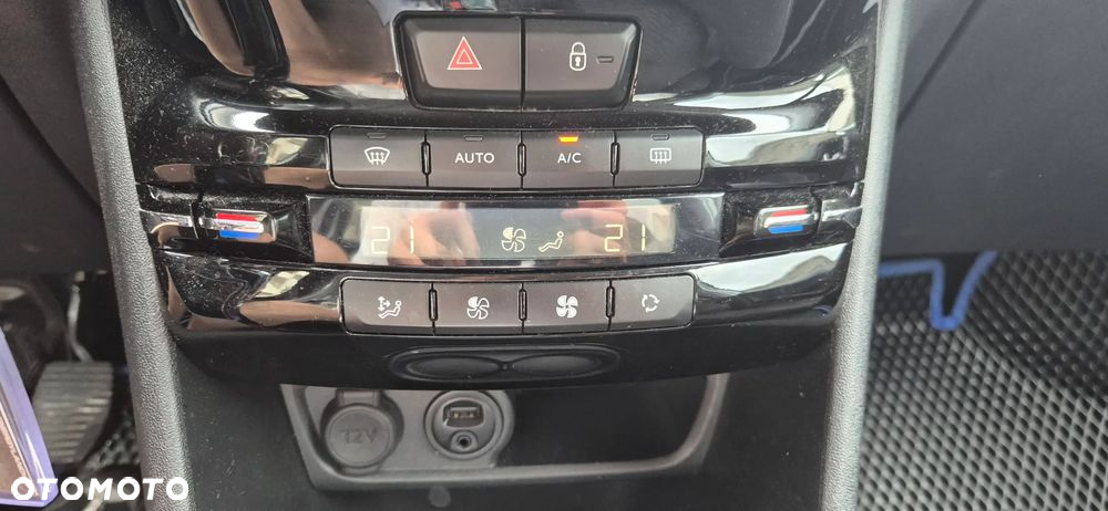 Peugeot 208 Blue-HDi 100 Stop&Start Allure - 10